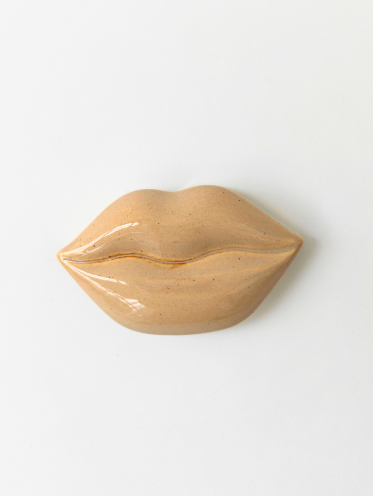 Huulet seinäkoriste – beige